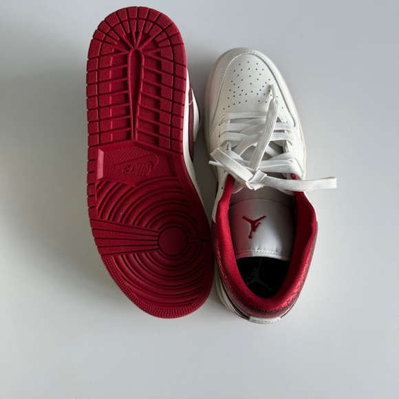 Nike| Air Jordan 1 Mid SE - Picture 4 of 5